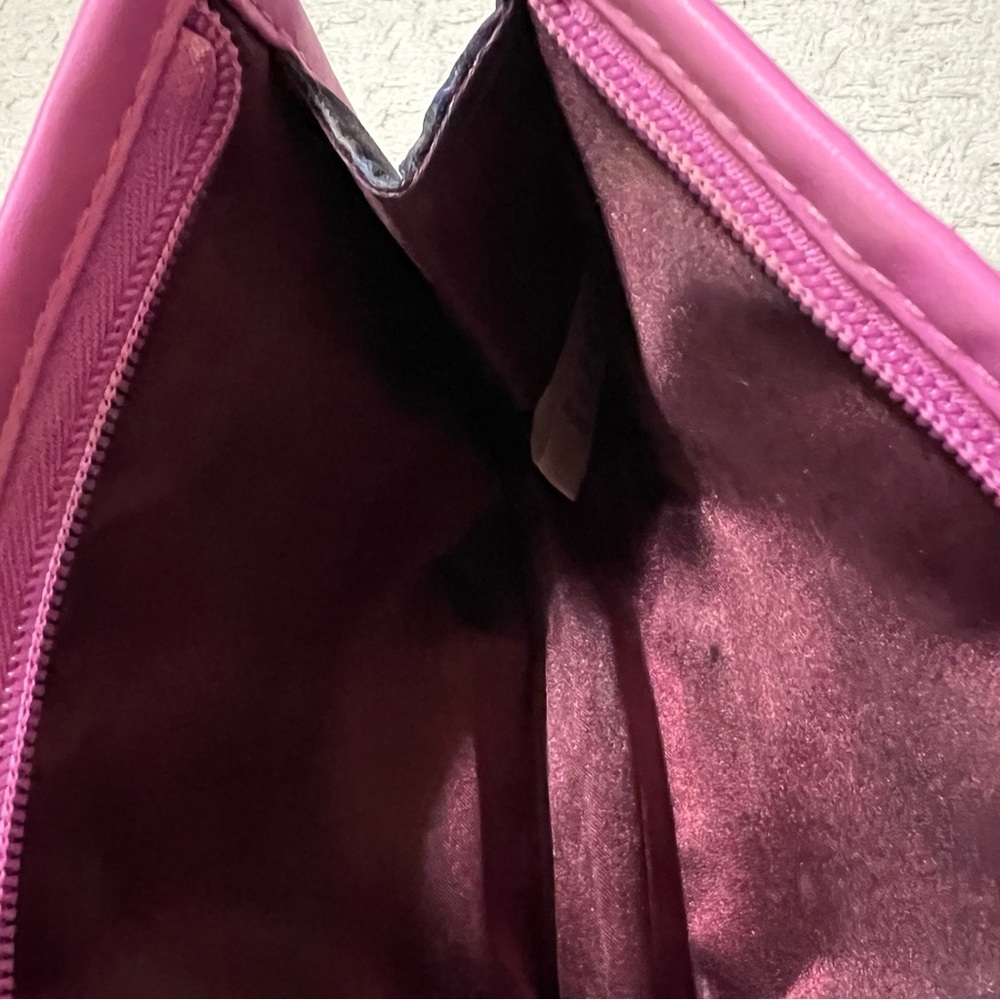 Alaska 5000 RuPaul’s Drag Race makeup zip bag - Picture 7 of 9